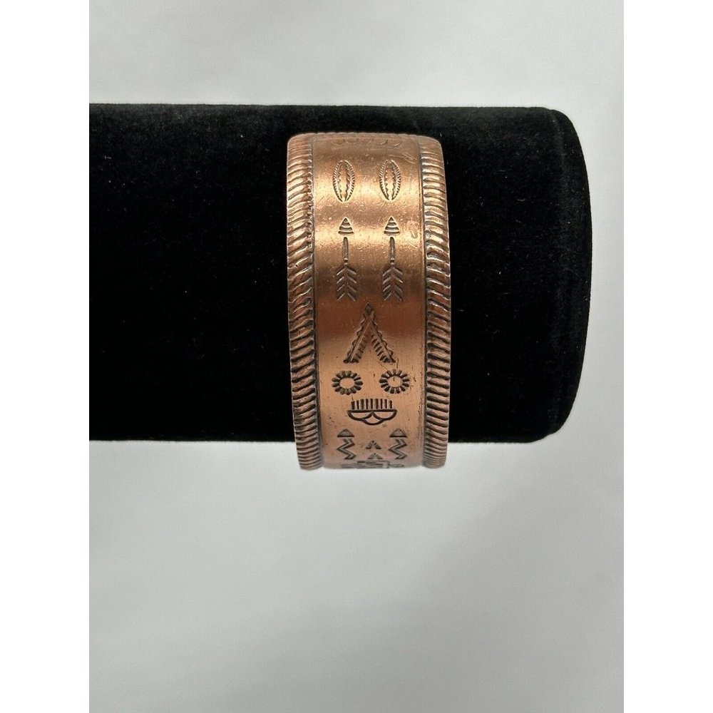 Vintage Native American StoryTeller Copper Bangle - Picture 4 of 6